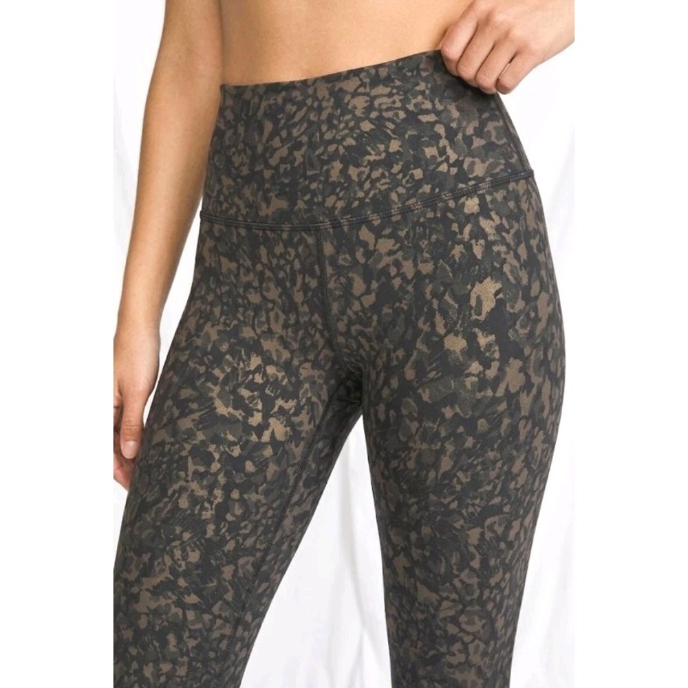 Lululemon Women's Athletic Leggings Size 6 Dark Taupe Gray Animal Print YogaPa